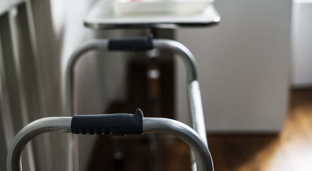 ходунки для пожилого человека