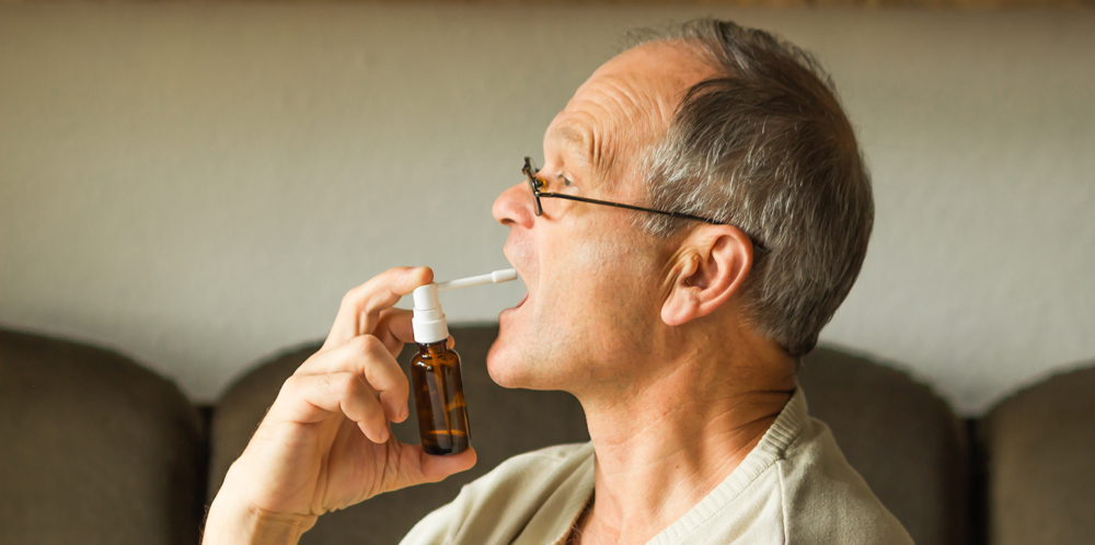 ингалятор для пожилого человека